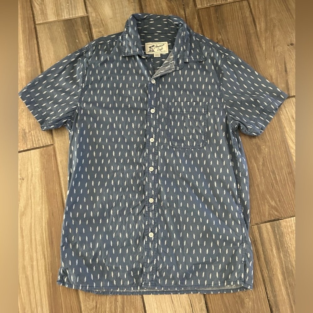 Mens American eagle button down shirt